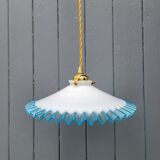 Serrated opaline suspension