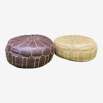 Set of 2 leather poufs