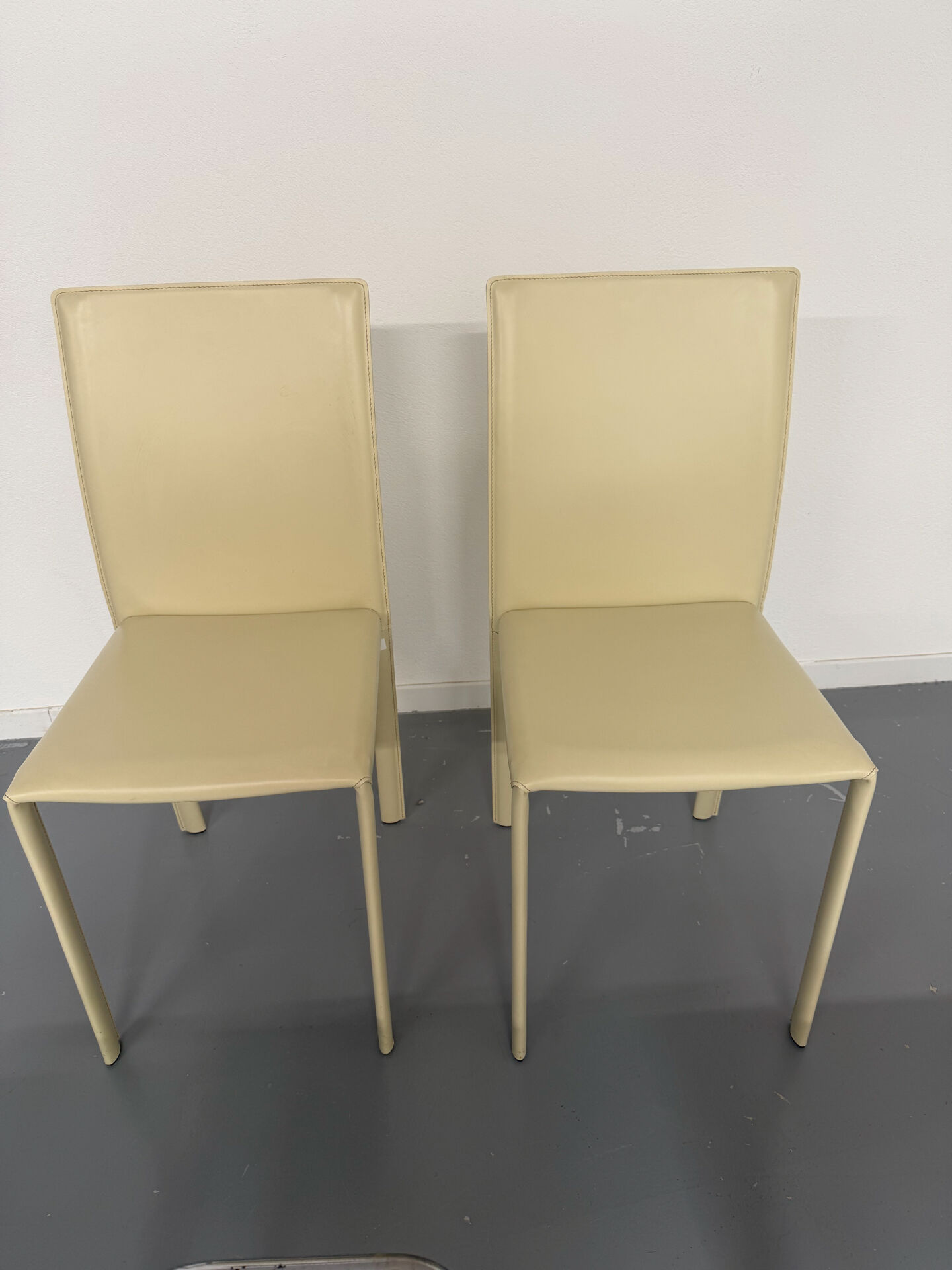 Set of 4 cream leather chairs contemporary design Colico Dress Up