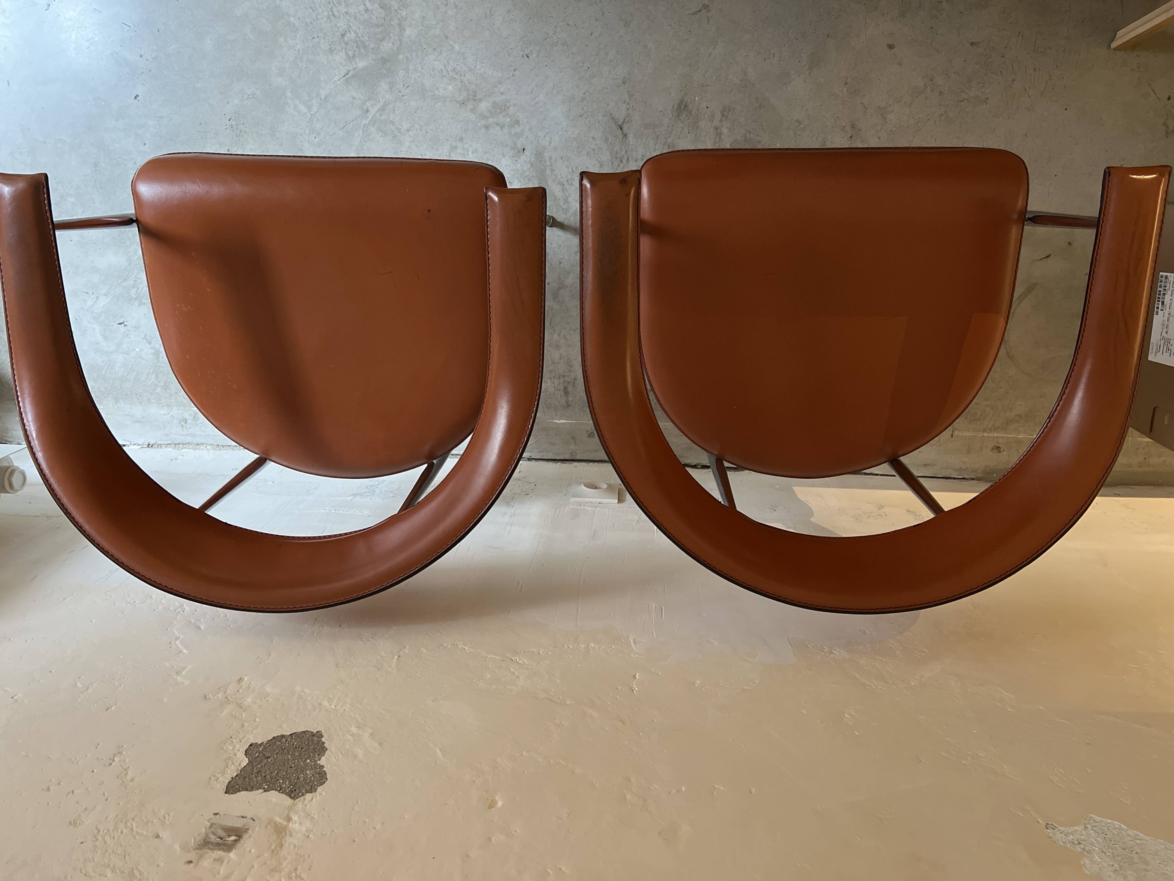 Lot de 2 chaises fasem P40 cuir cognac