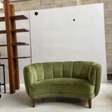Banana sofa in pistachio green velvet, 1950