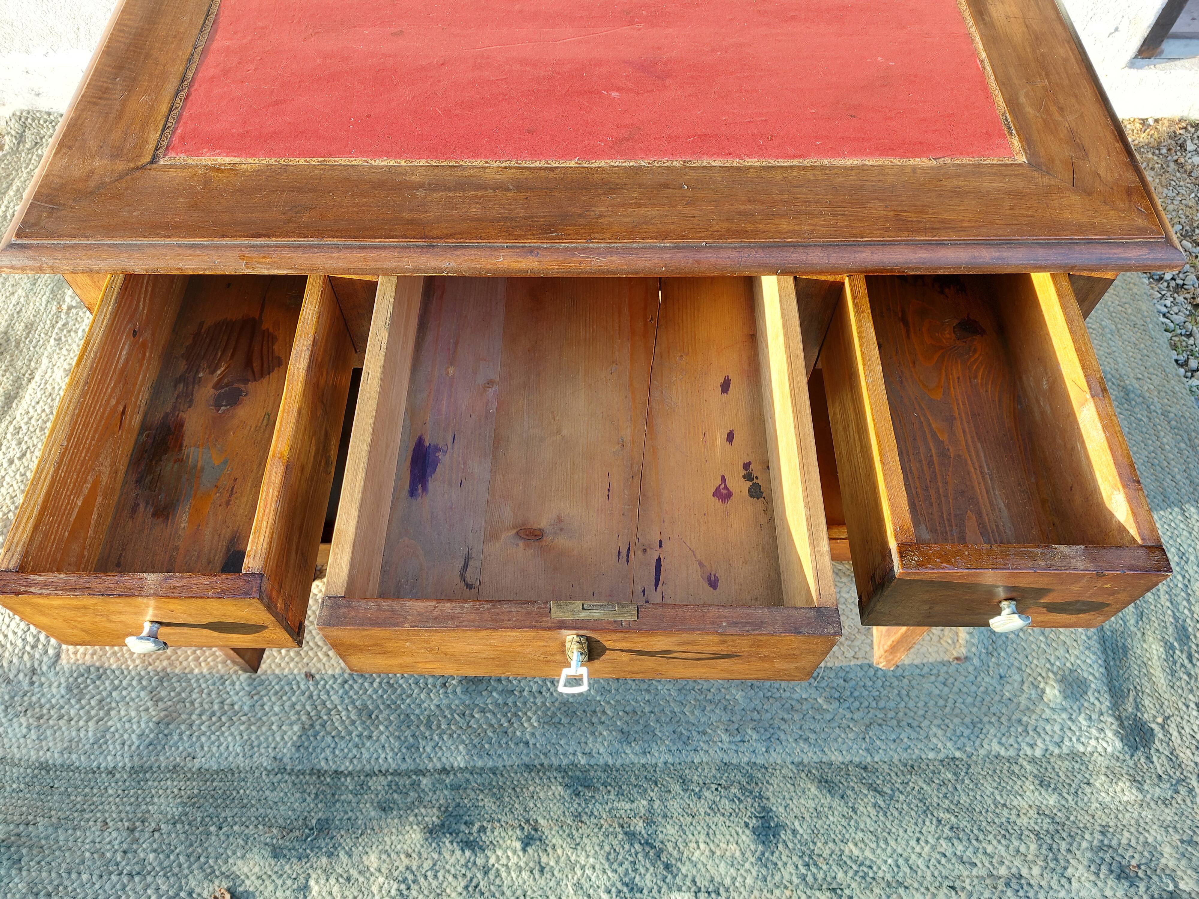 bureau enfant, ado, bois massif et cuir rouge