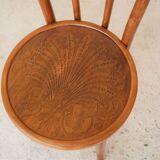 Chaise bistrot gaufrée par les éditions Baumann