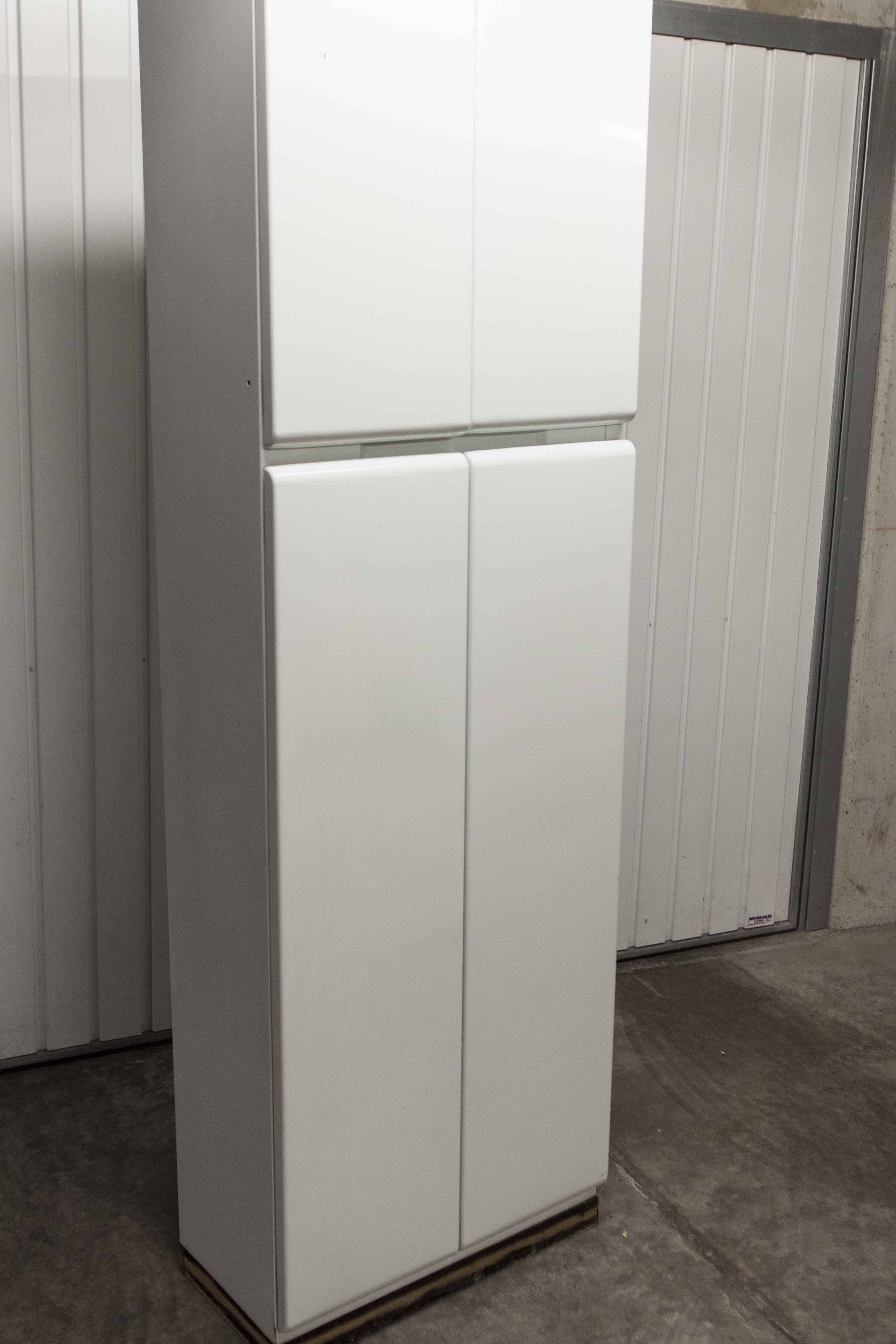 Bathroom cabinet in white metal 1960