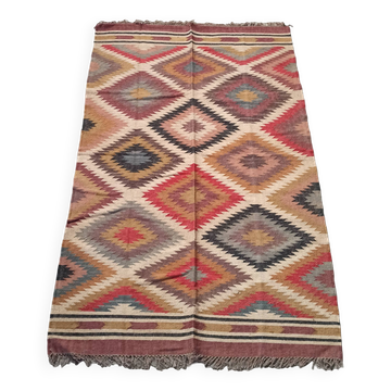 Kilim rug in jute and cotton. 155cm x 270cm