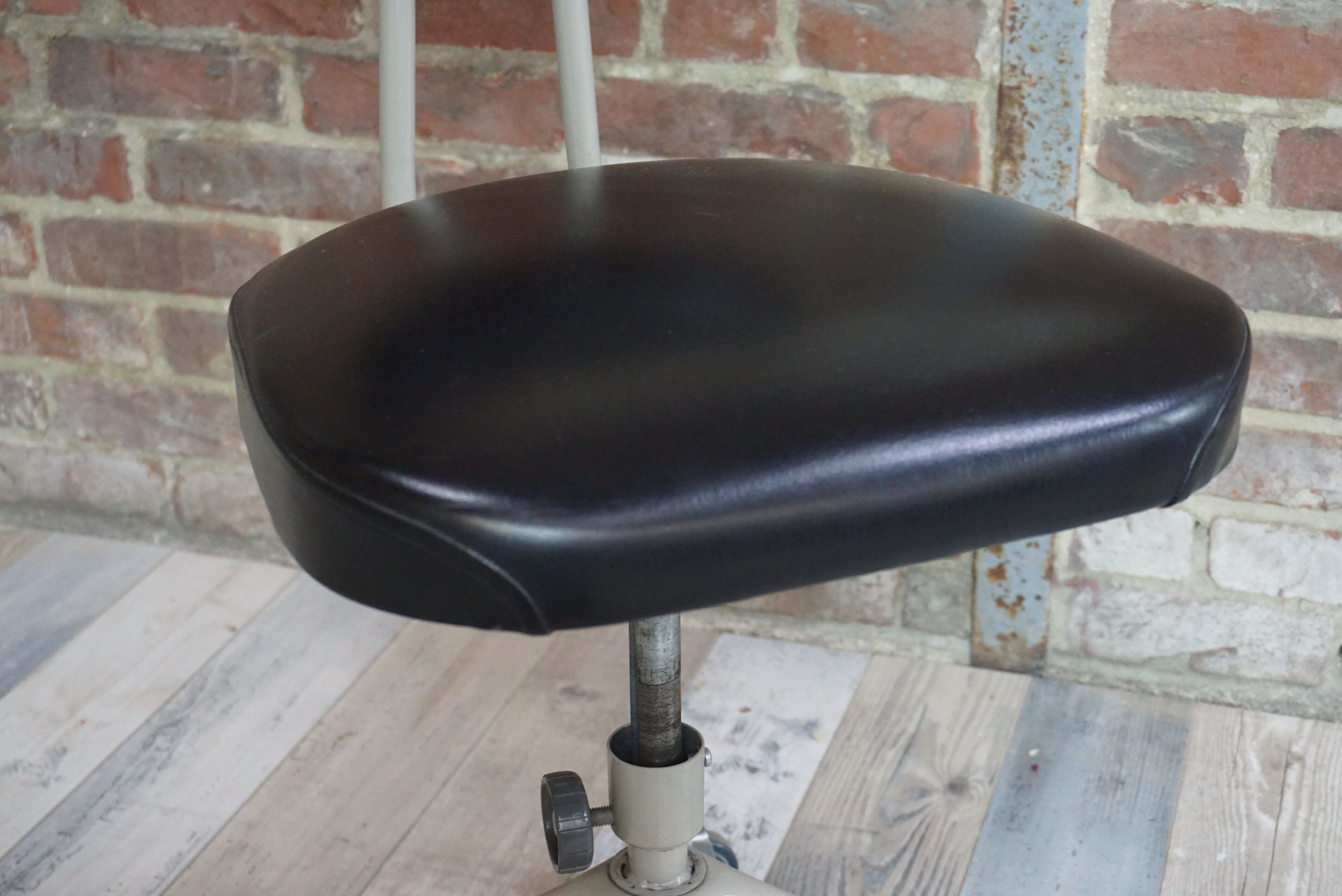 Chaise de bureau Okamura de 1971