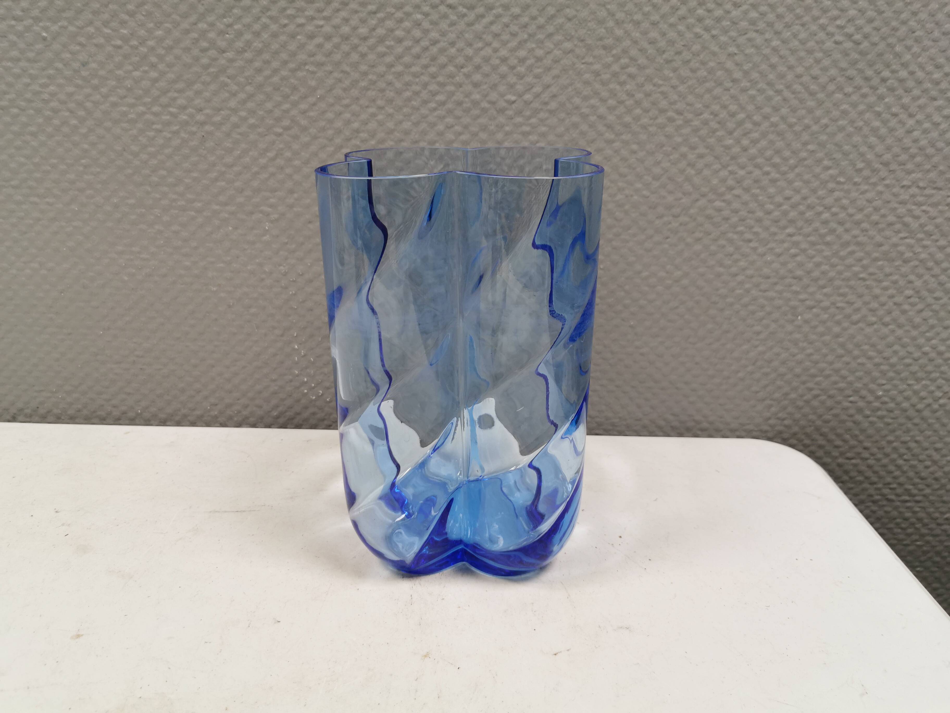 Grand vase en verre d'Anna Ehrner pour Kosta Boda Suède, années 1980.