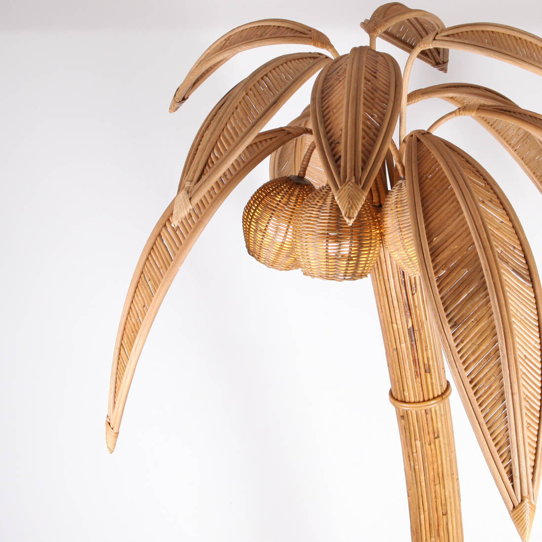 Coconut & palm floor lamp in natural rattan