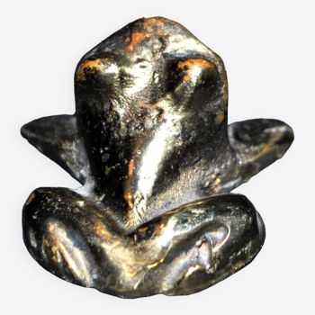 Frog statuette in vintage golden brass - lucky amphibian sculpture