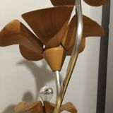 Wooden flower lamp