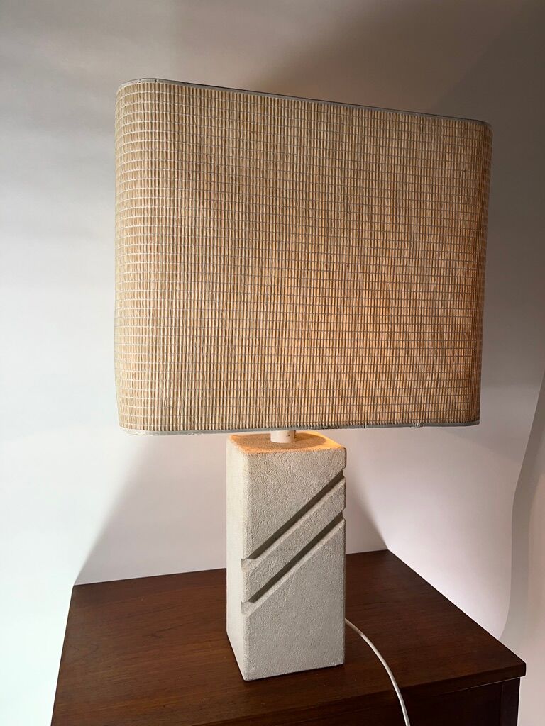 Lamp in carved limestone 1970/80