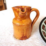 Pitcher side beak
