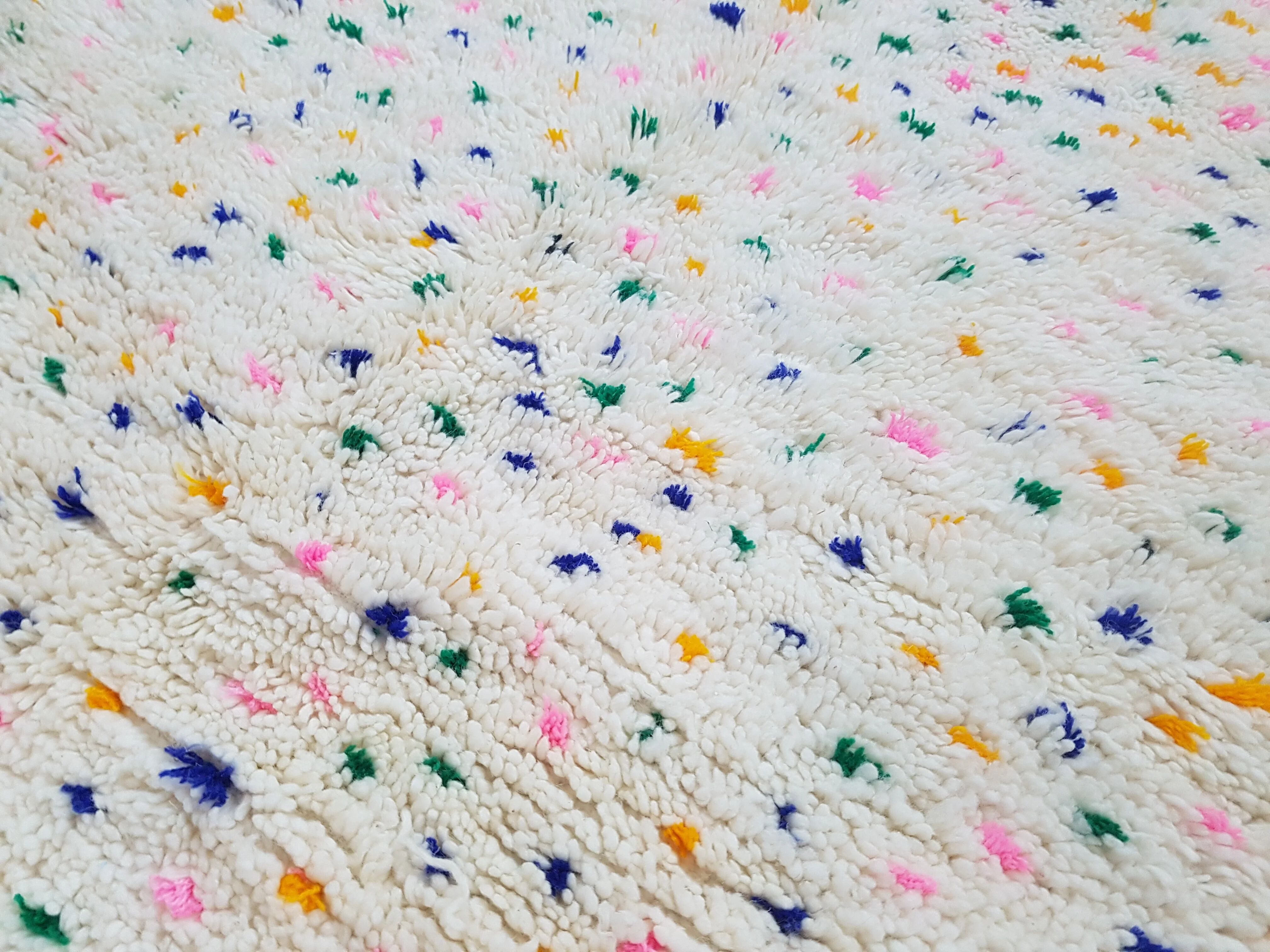 Handmade Azilal rug, 240 x 150 cm, AZ-136