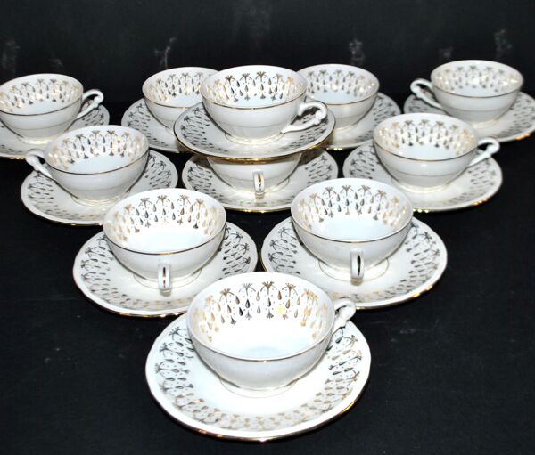 Lot de 11 tasses à café en porcelaine Compagnie Nationale de Porcelaine Berry