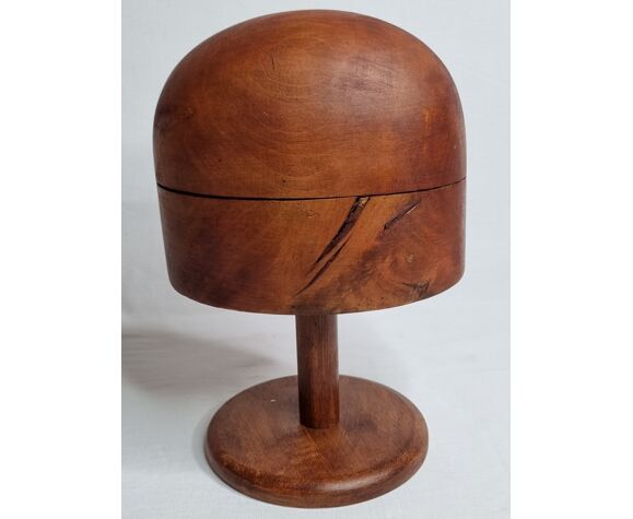 Forme à chapeau en bois ancienne sur pied, 1900 | Selency