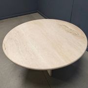 Table à manger ronde en travertin italien des années 1970