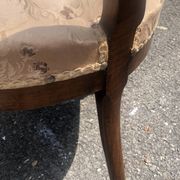 Louis-Philippe medallion chair from the 19th century in solid walnut.