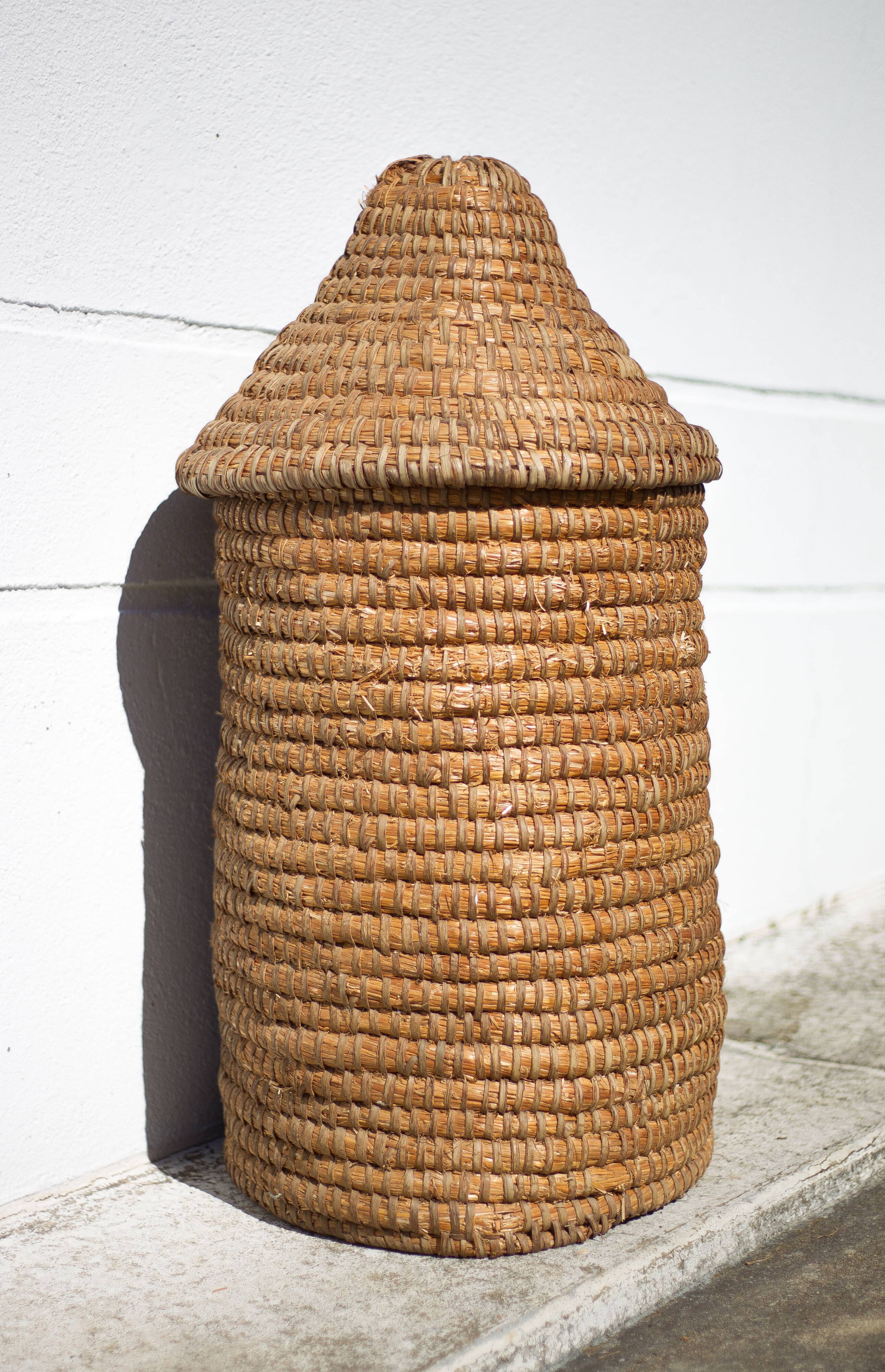 Old basket, burgundy straw and bramble, woven basket with lid, pantry