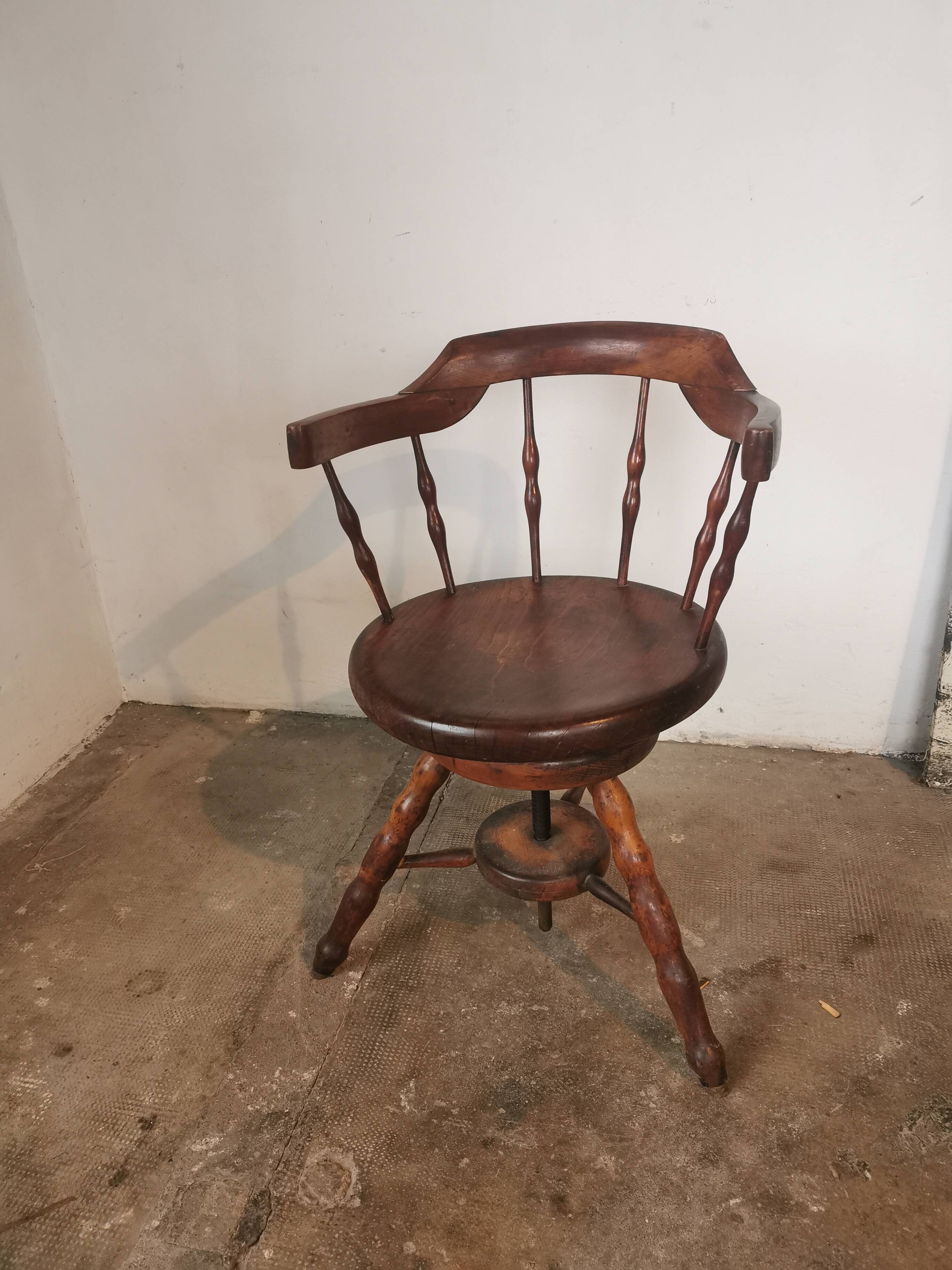 Fauteuil de bureau pivotant dit de capitaine vers 1900