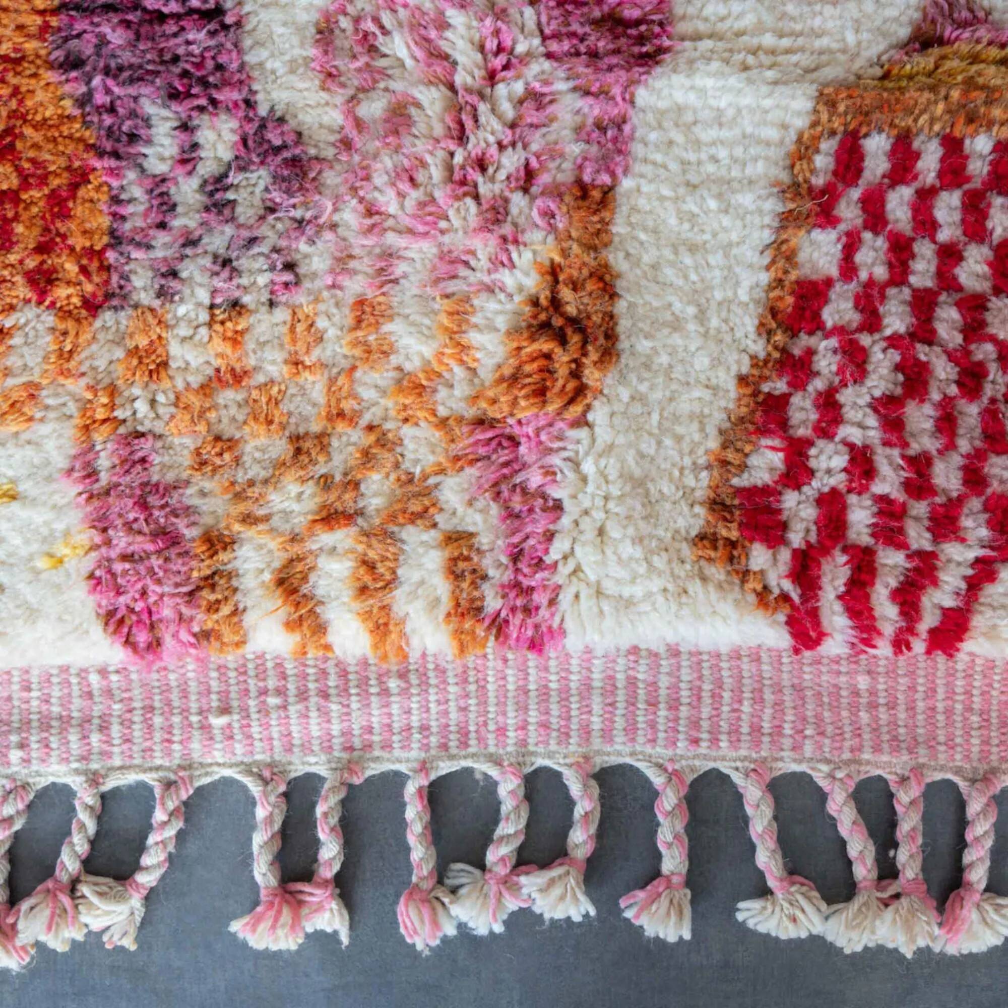 Handmade Moroccan wool rug, large size 250x150 cm, handcrafted.