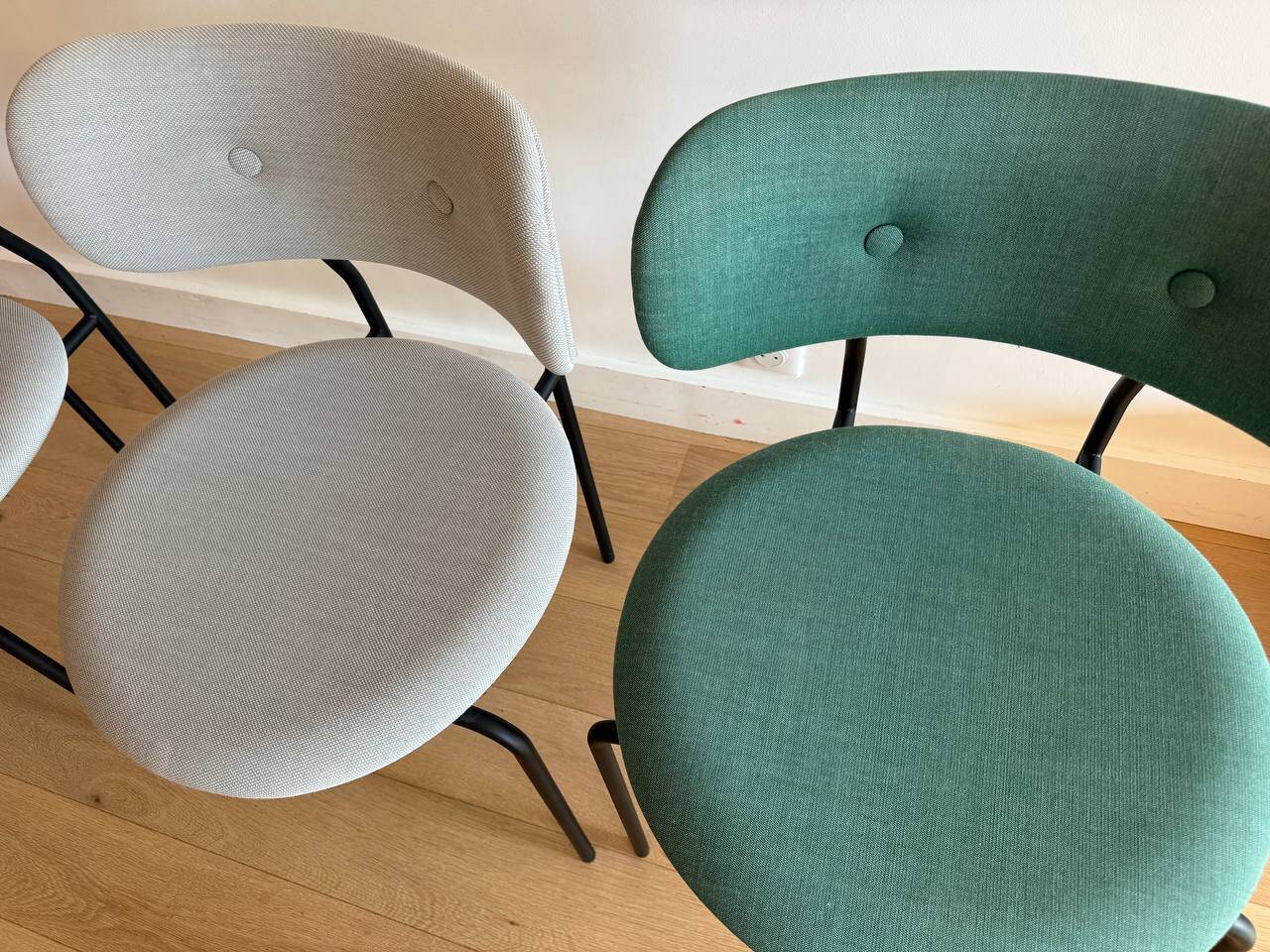 Chaises Gubi Coco Dining – entièrement rembourrées – lot de 4