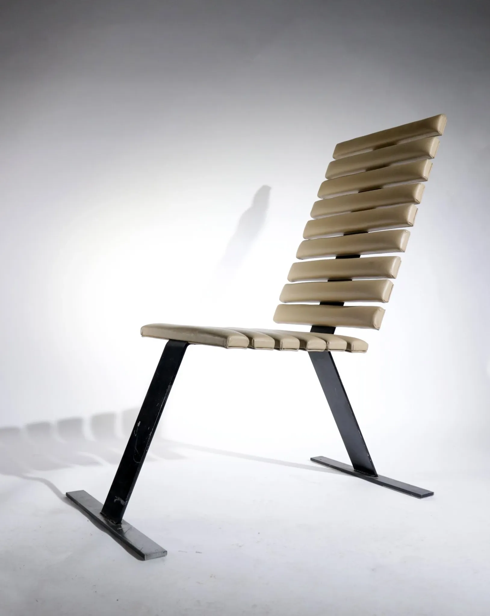 Mid-century design rib chair, 1980s