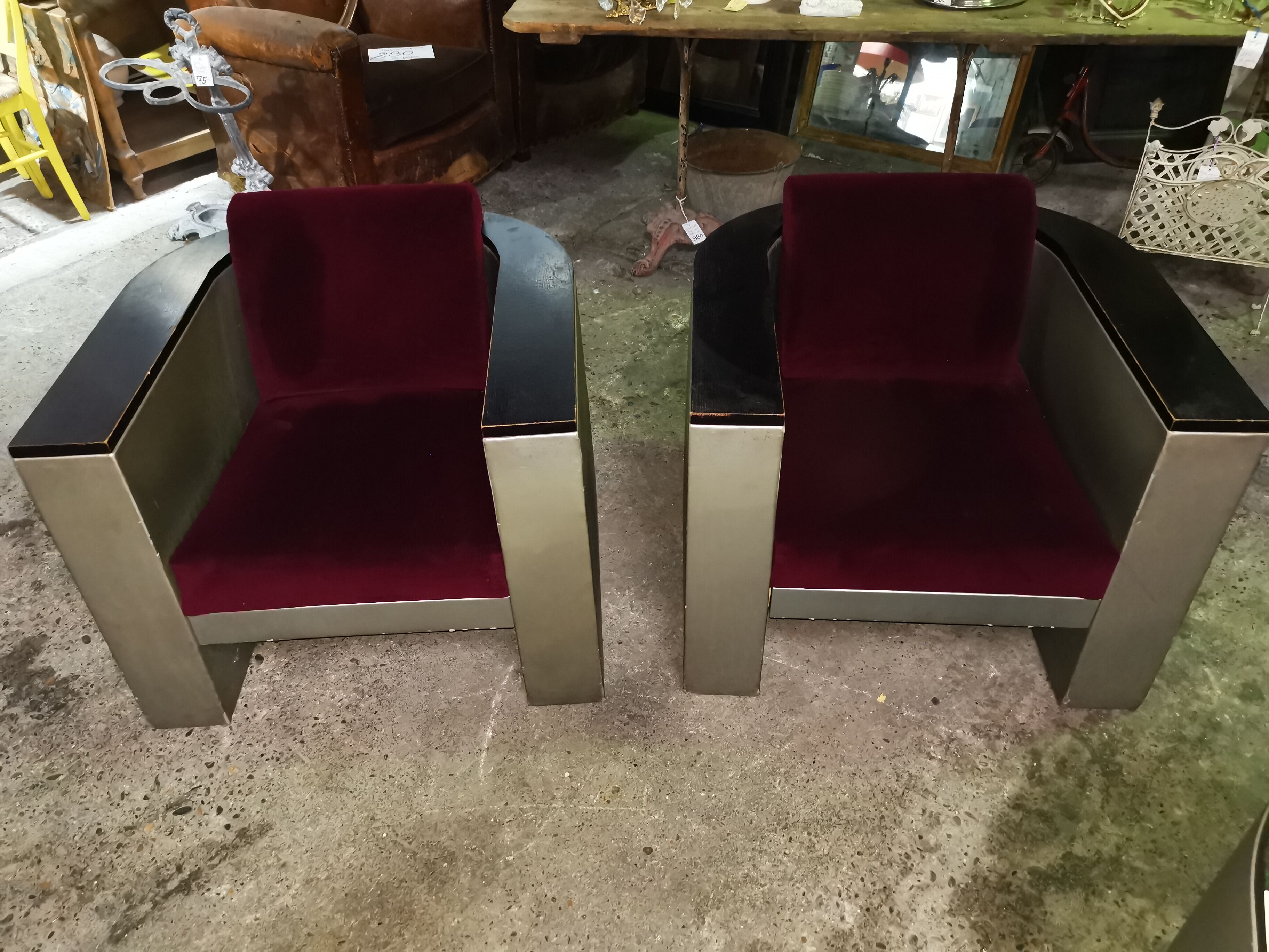 Set f 2 vintage club chairs and table