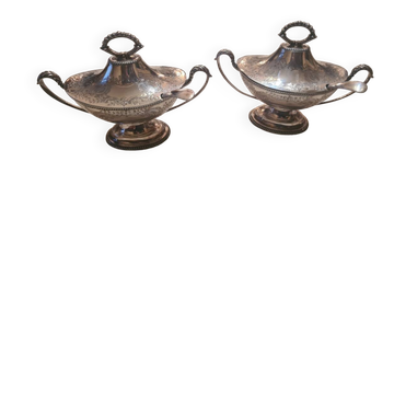 PAIR OF SILVER-PLATED SAUCERS ENGLAND LATE 19TH CENTURY