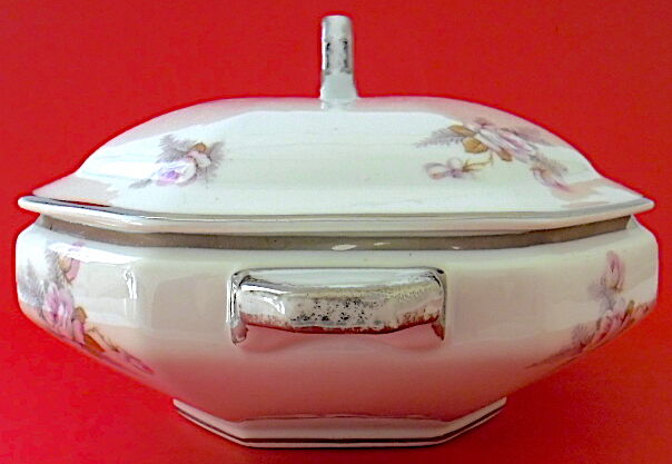 Porcelain vegetable with floral decoration