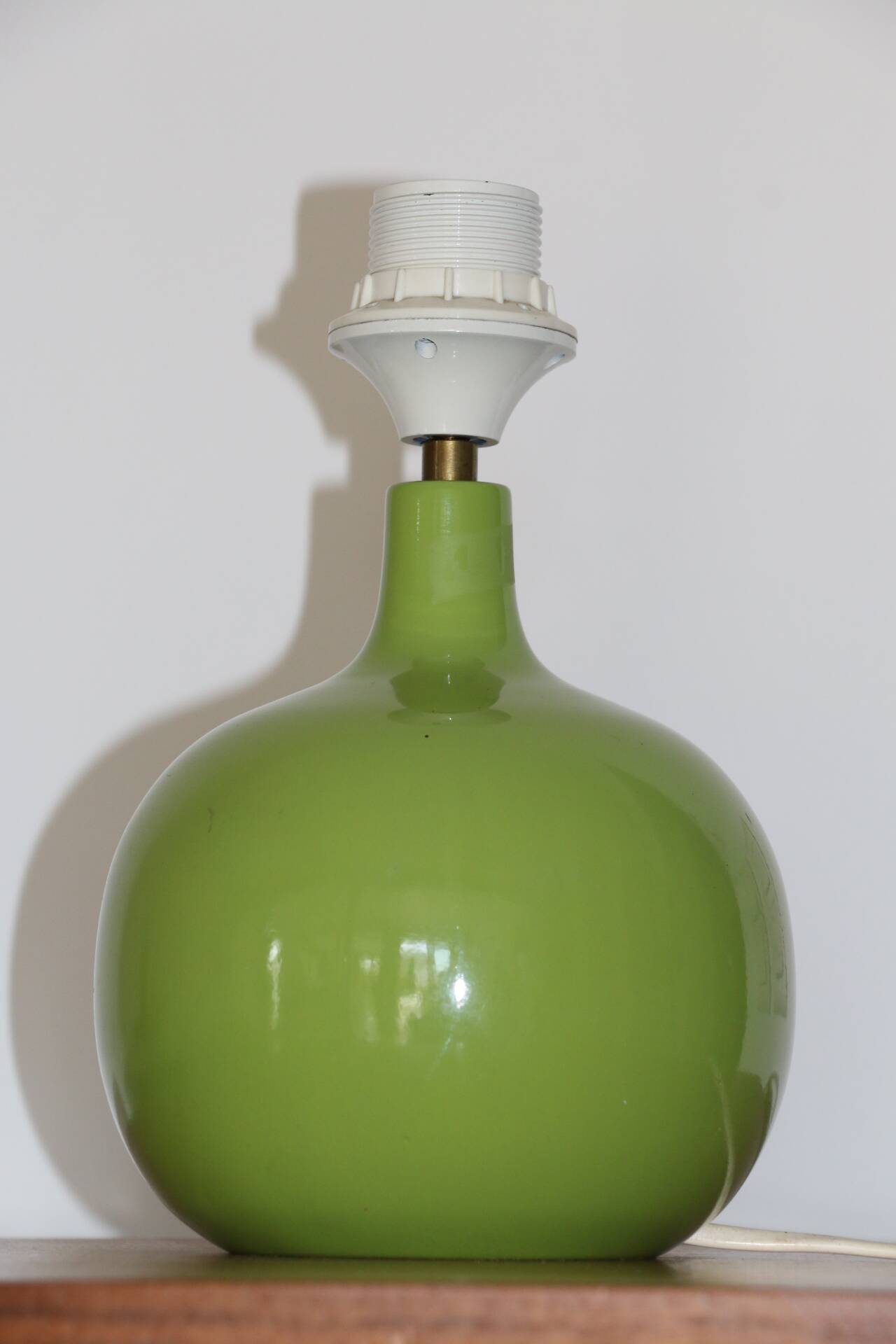 Green wooden lamp base (without lampshade)