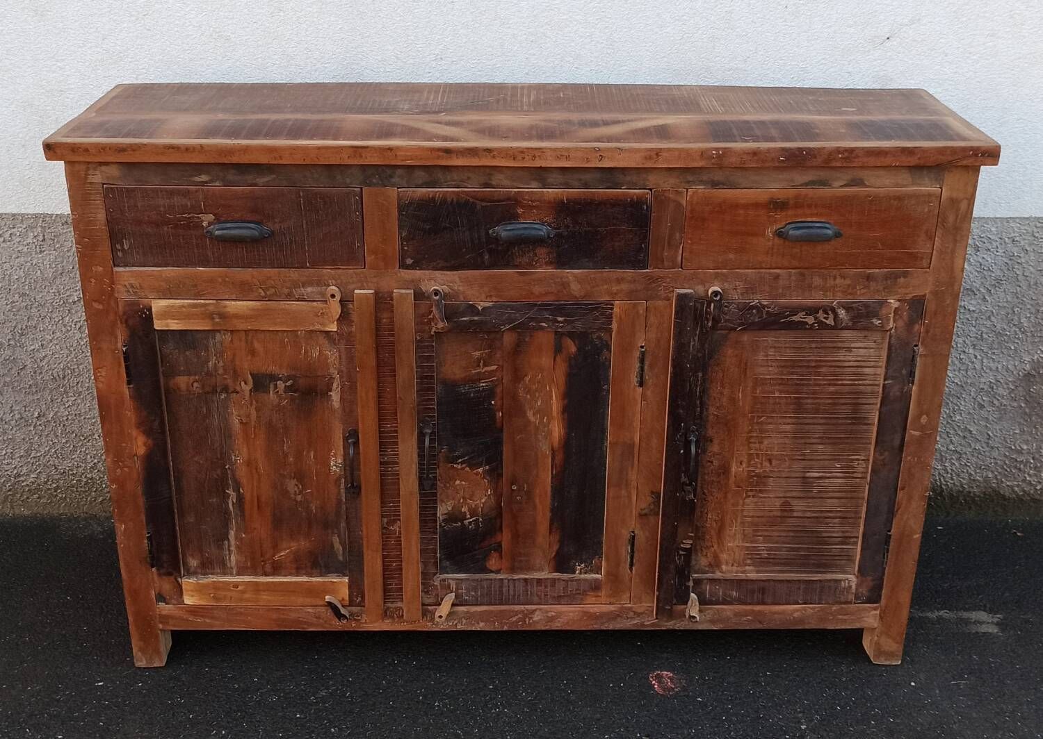 Buffet en bois ancien