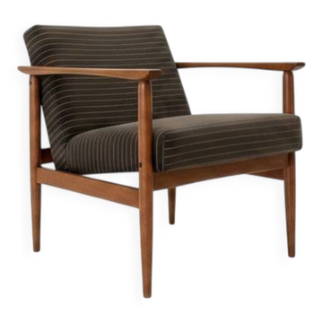 Chocolate M armchair