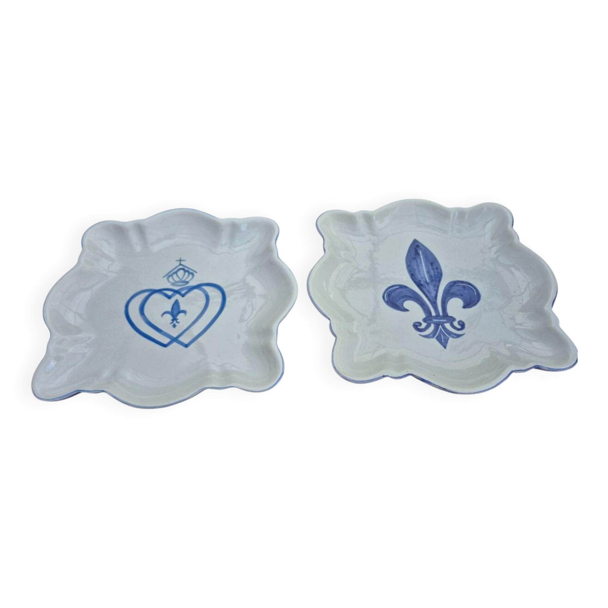 2 ceramic plates