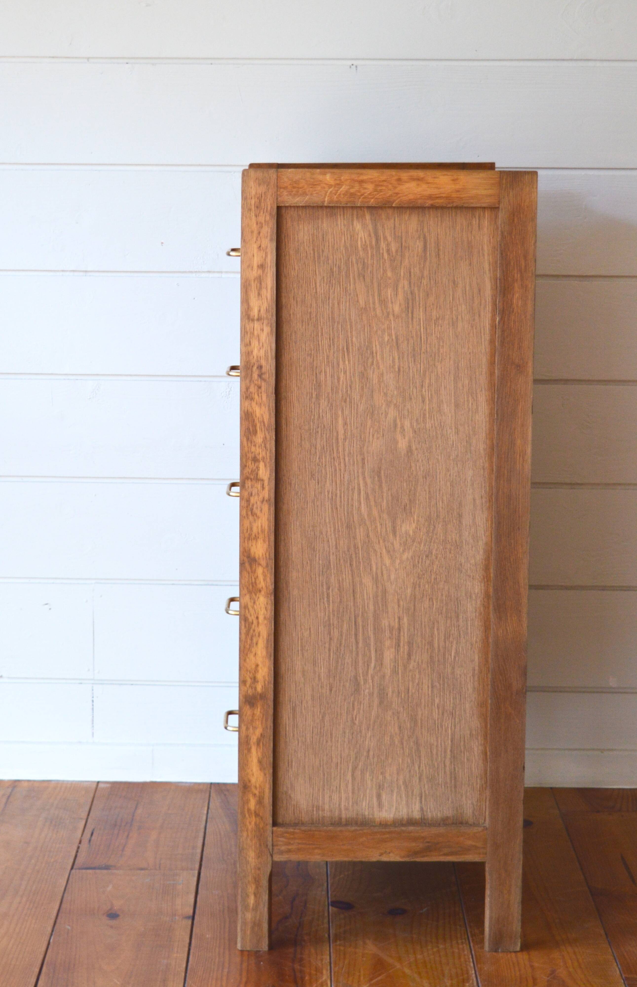 chiffonier