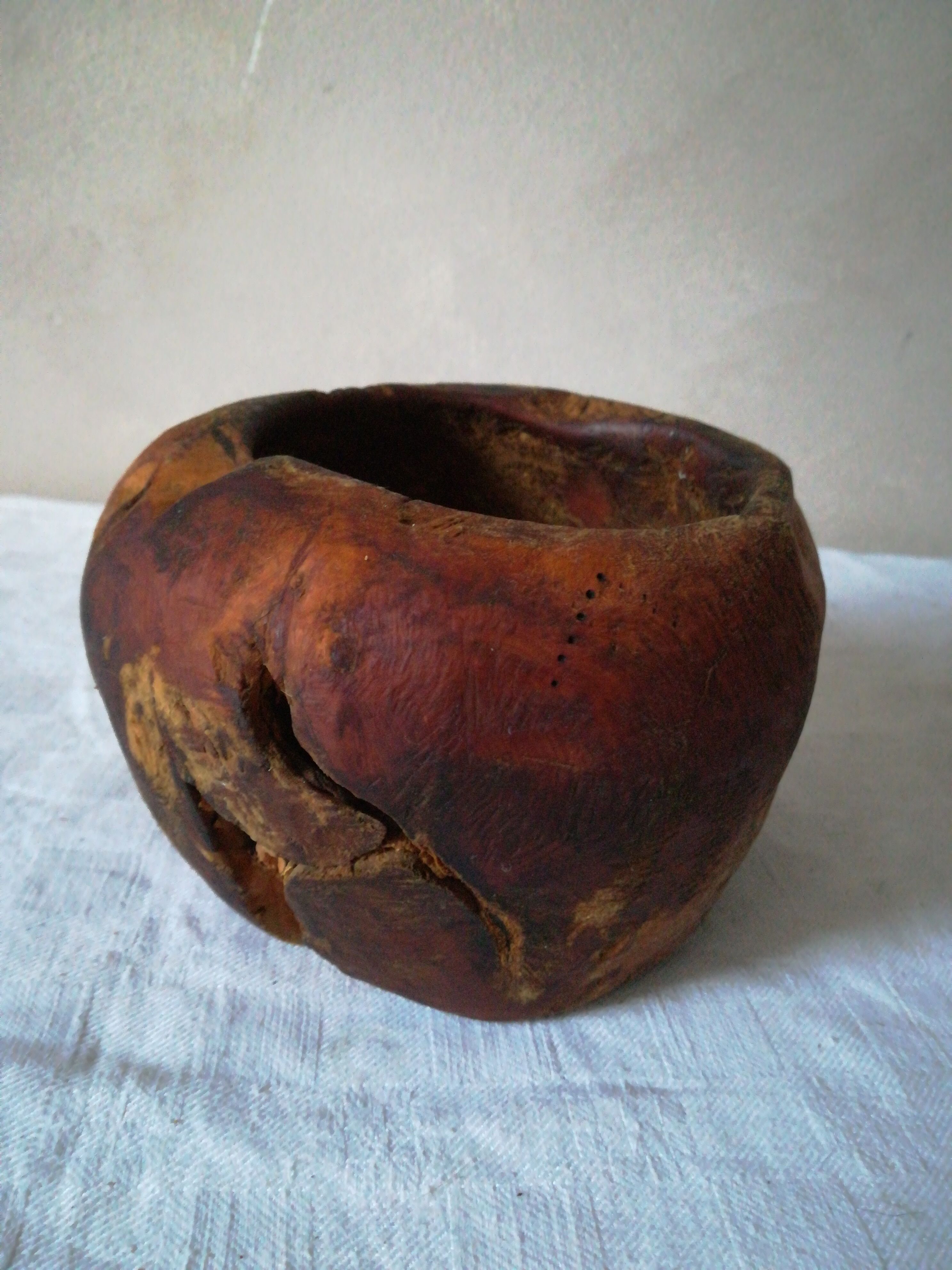Cache pot en bois brut