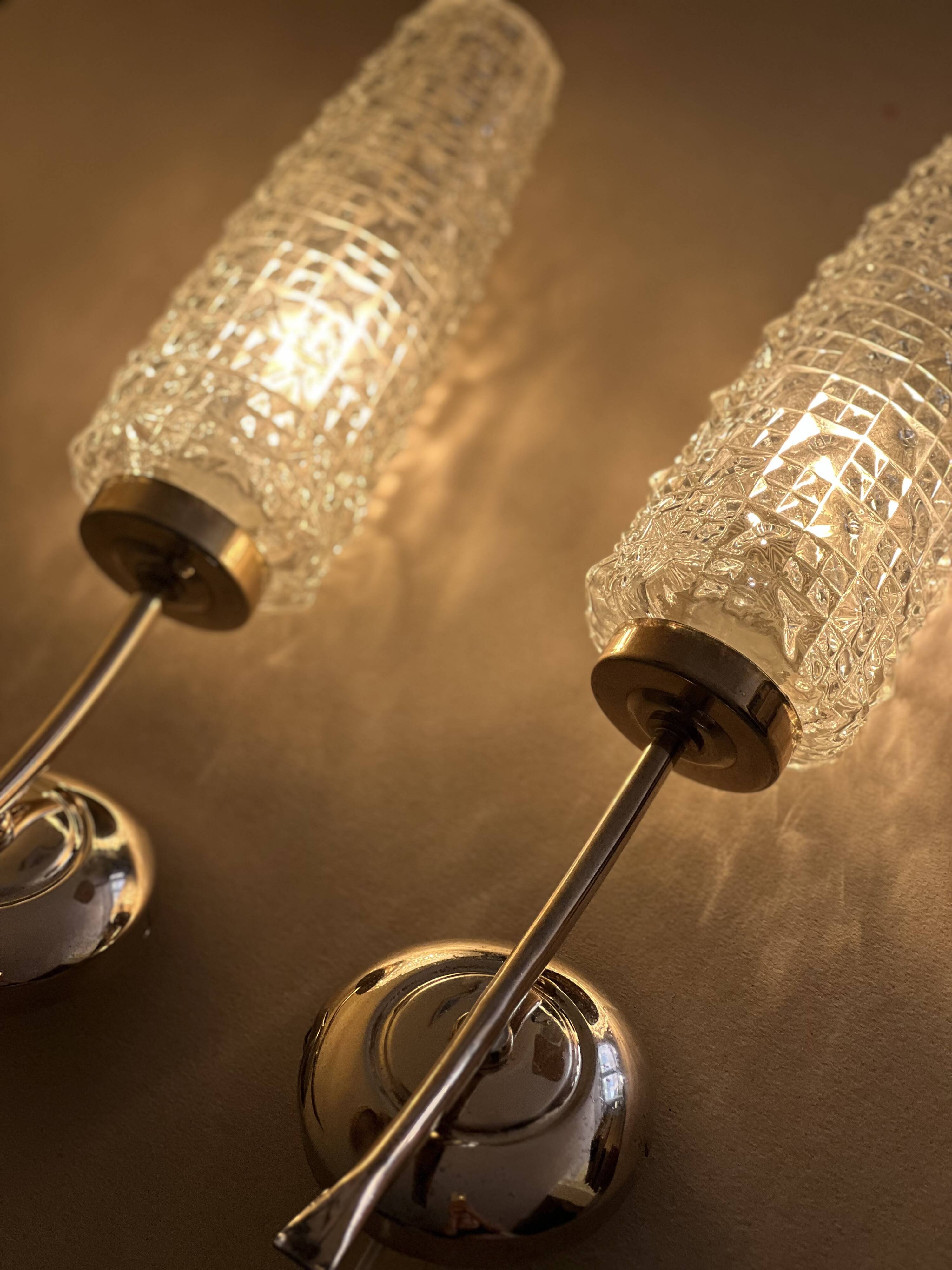 Pair of French mid-century wall lights, 1960s