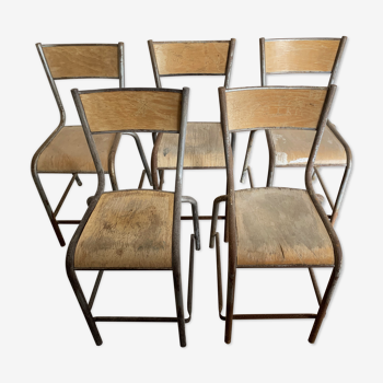 Set of 5 vintage industrial chairs called mullca laboratory.