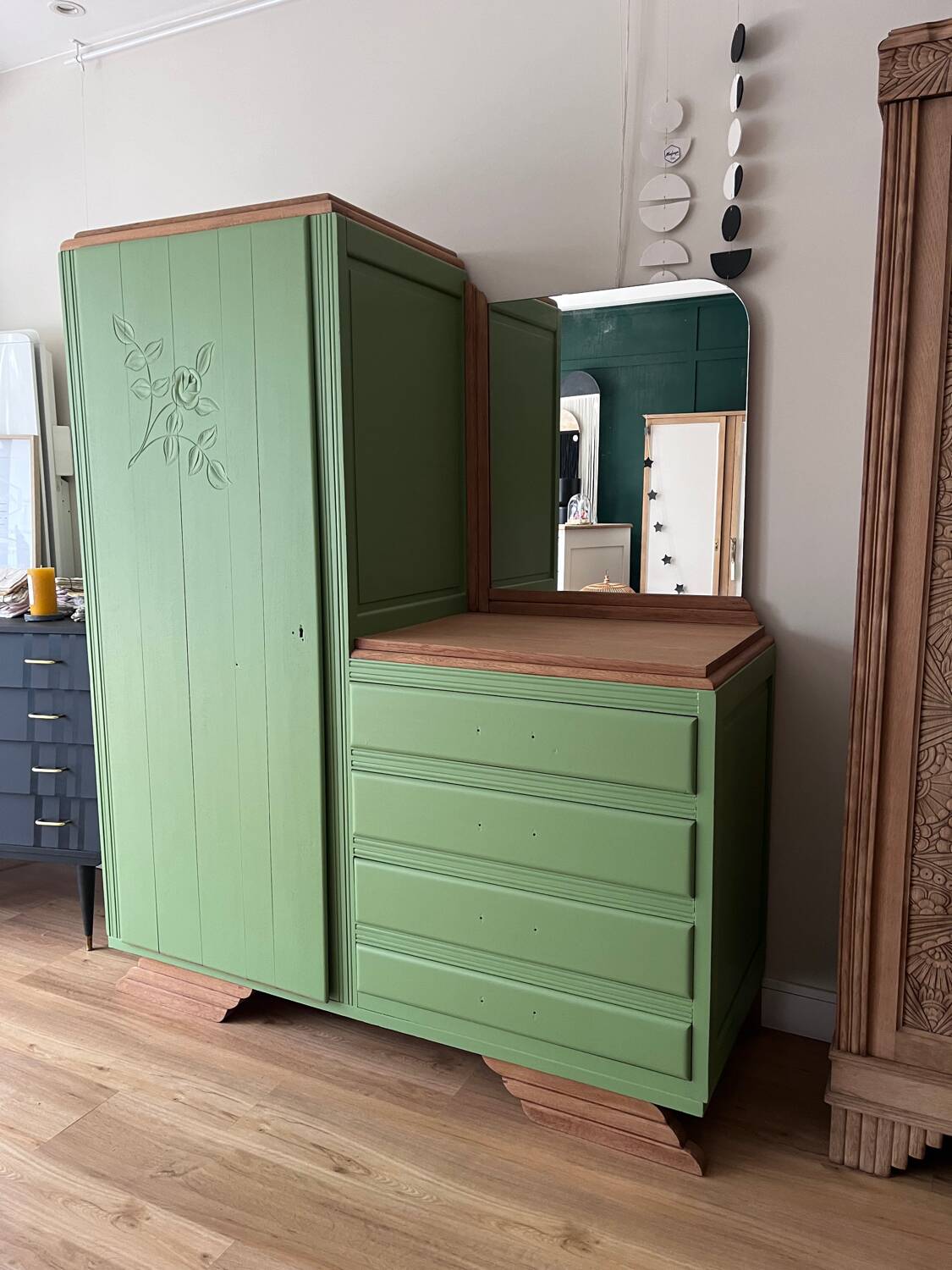 Armoire asymétrique