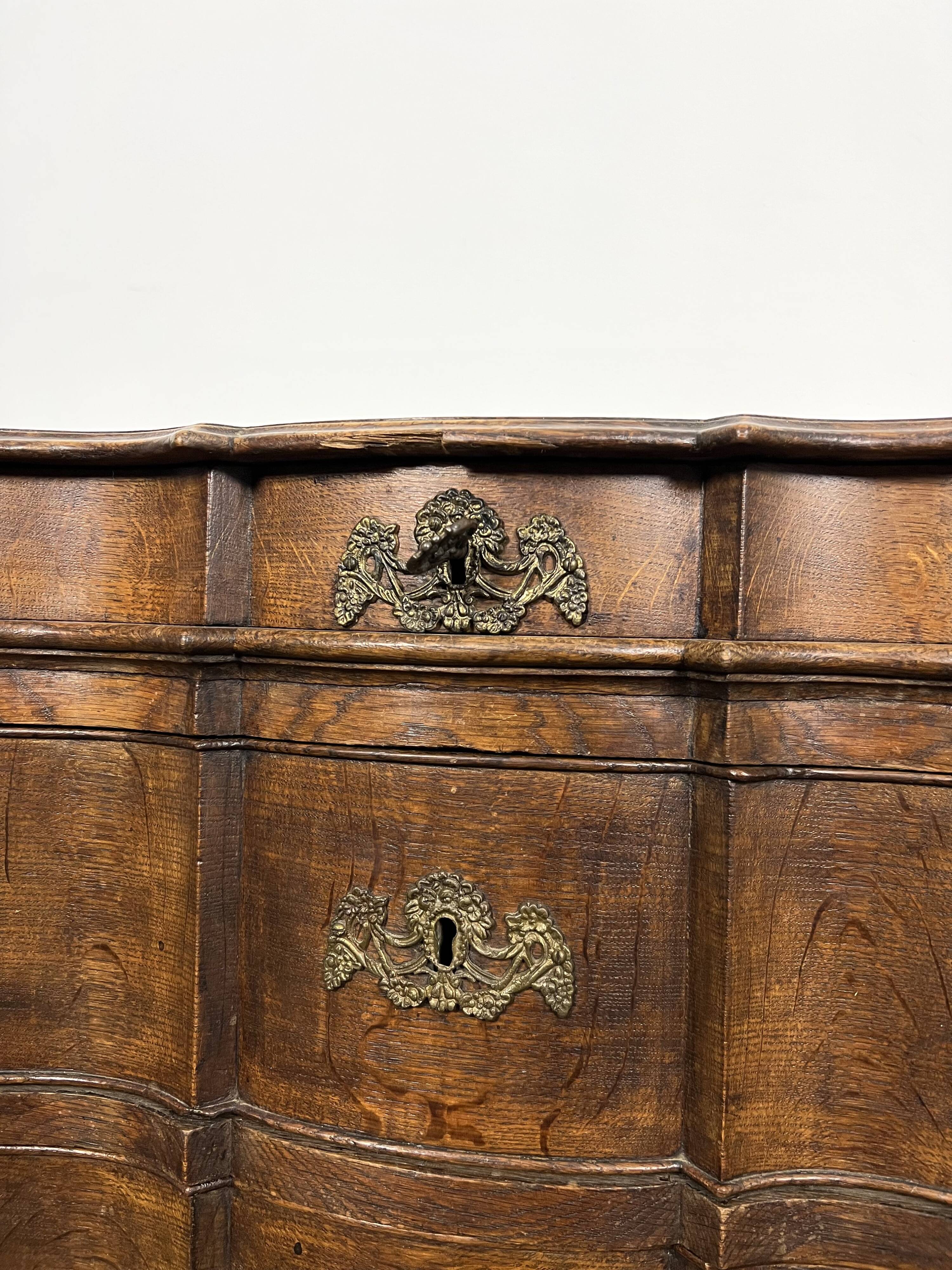 Commode en chêne hollandais 18c