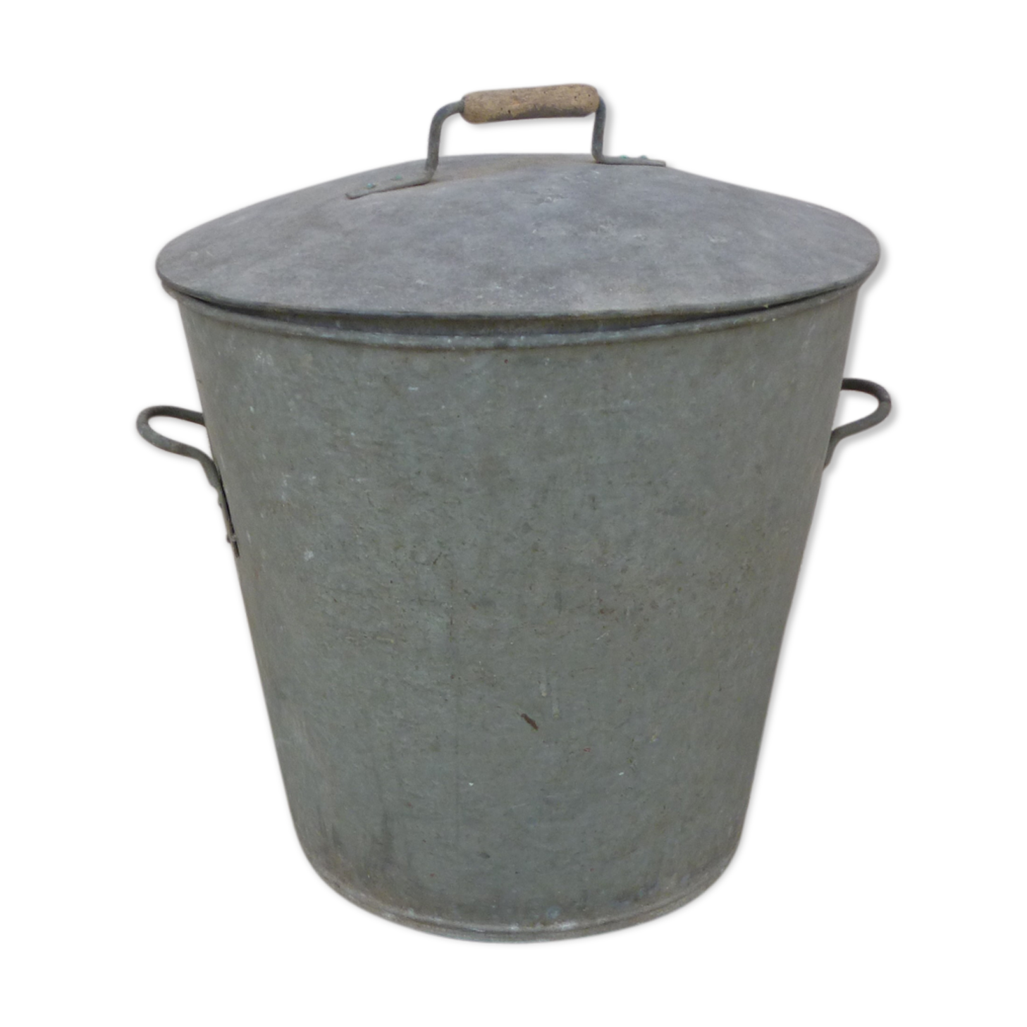 Zinc basin and its tripod