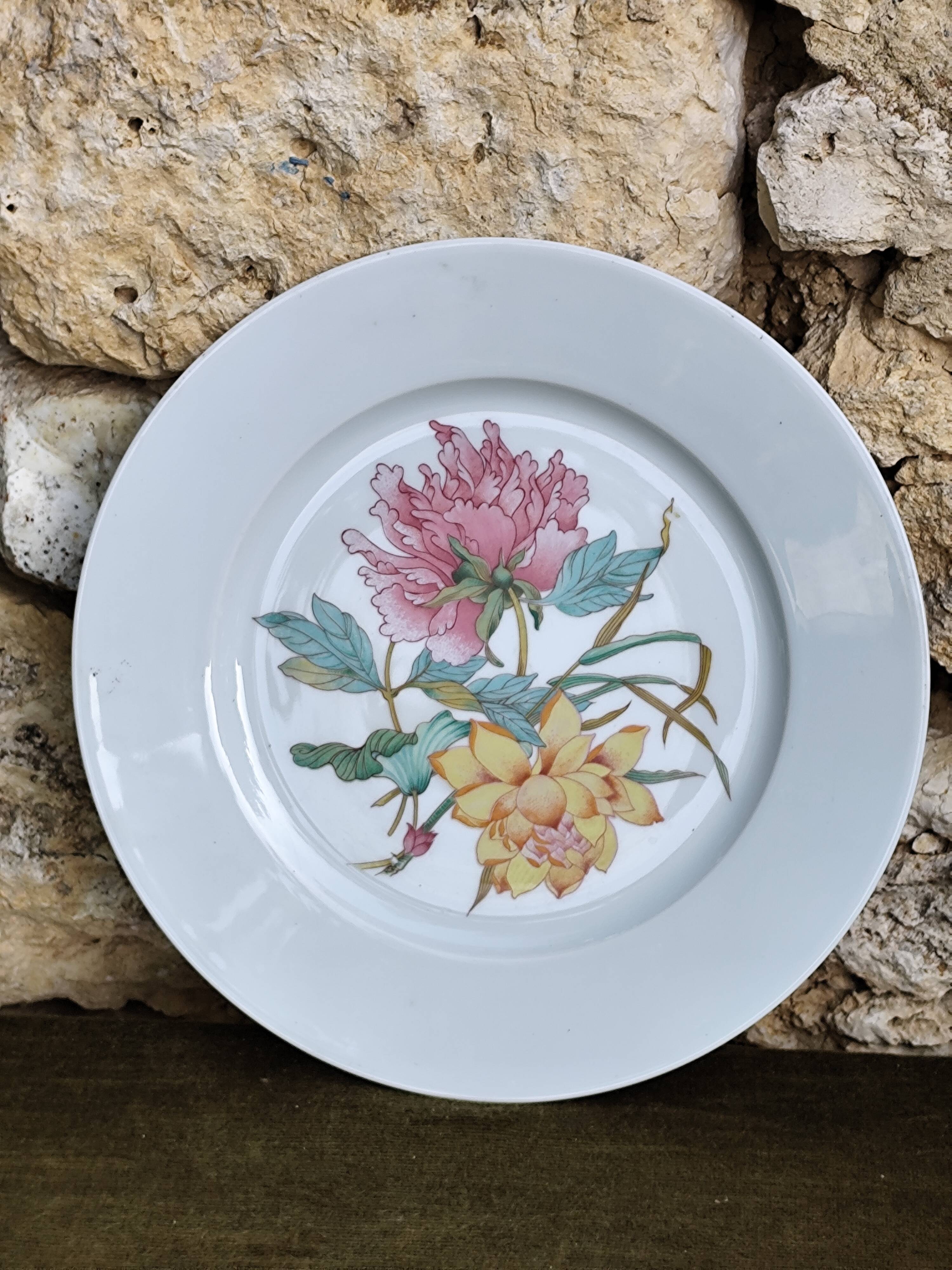 Porcelain dish