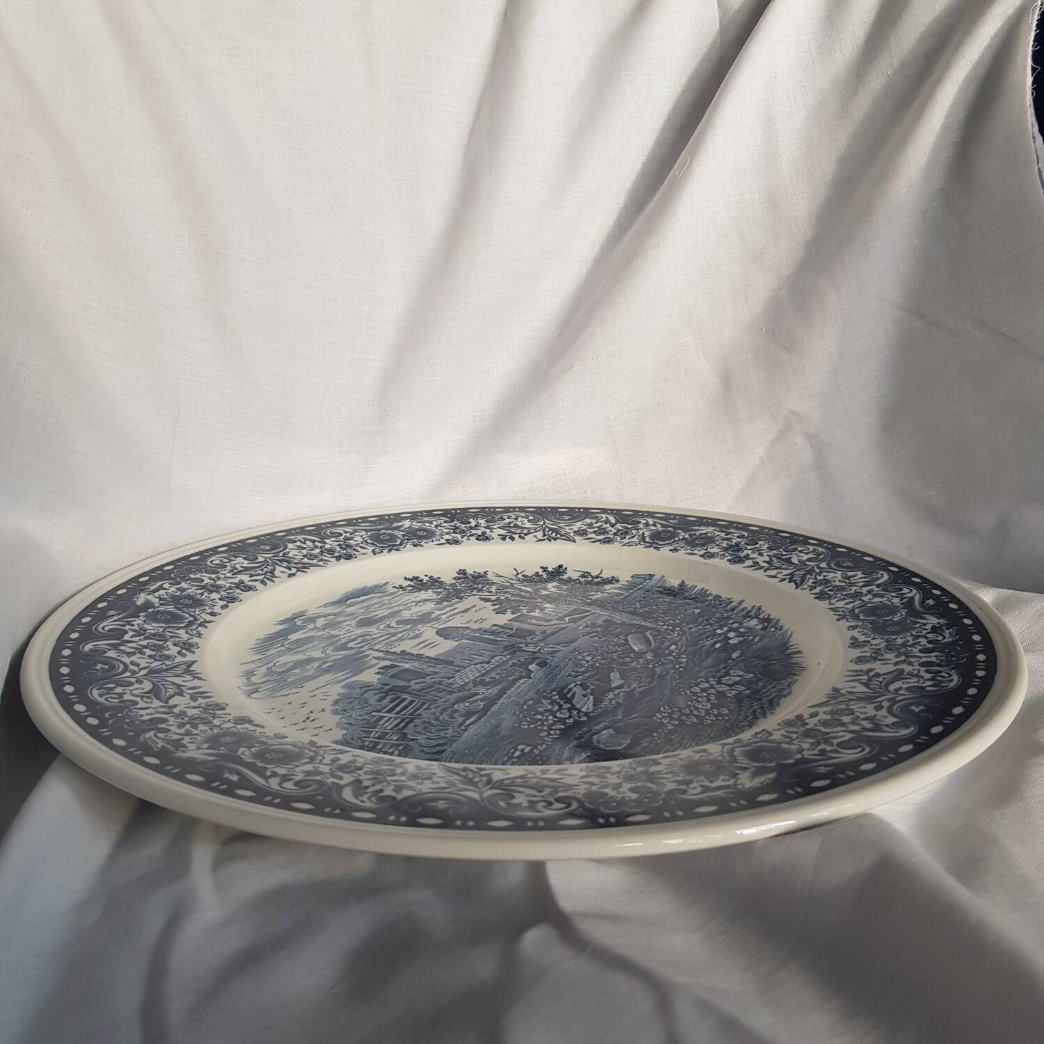 Grand plat de service rond en porcelaine Château Bleu de Villeroy & Boch