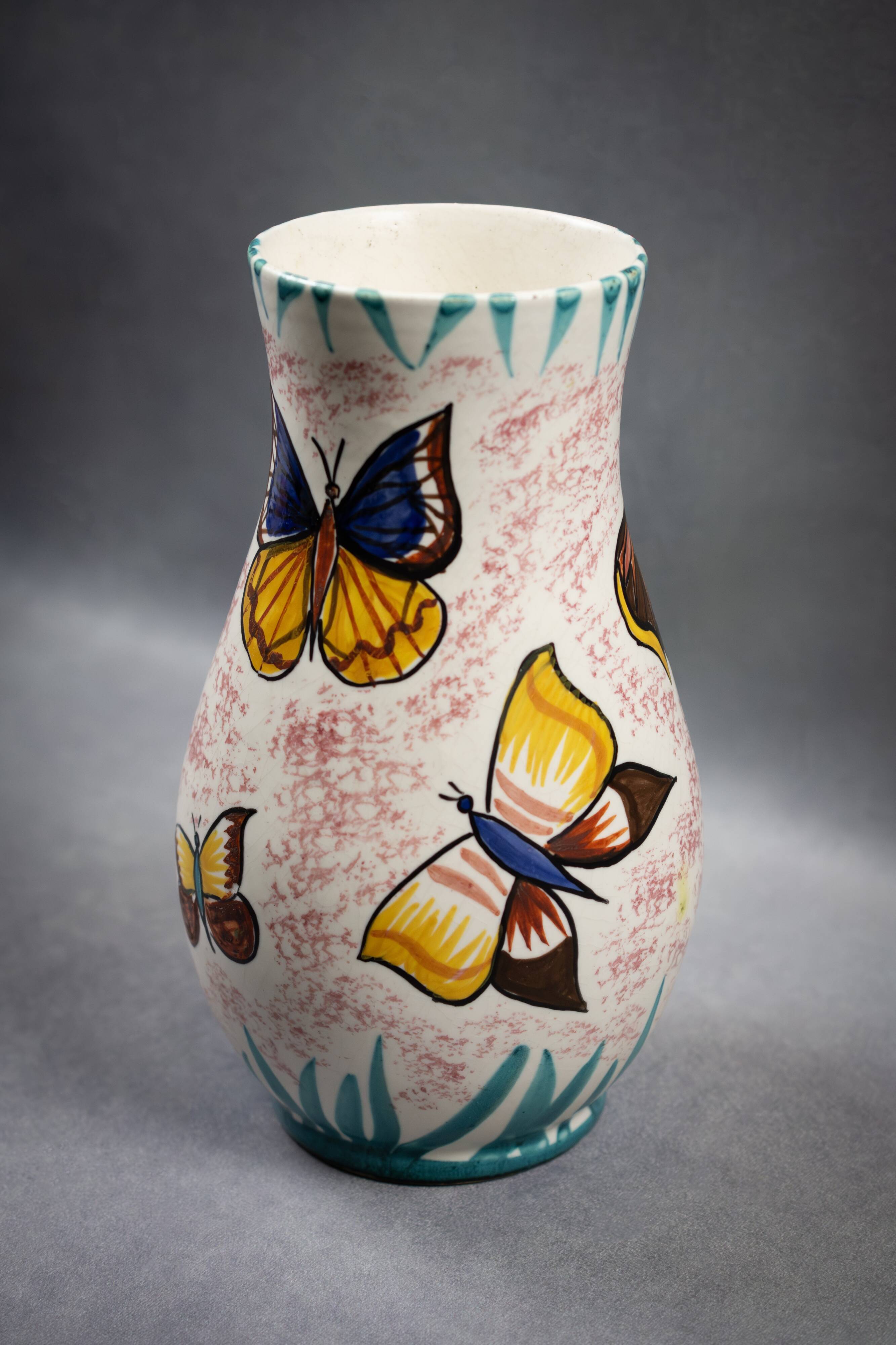 Vase en céramique de vallauris - décor émaillé polychrome de papillons