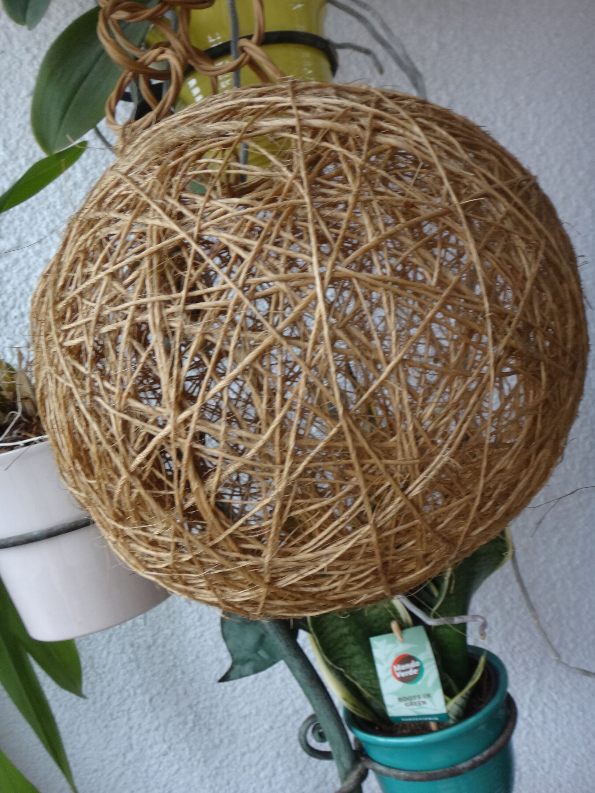 Suspension en rotin vintage