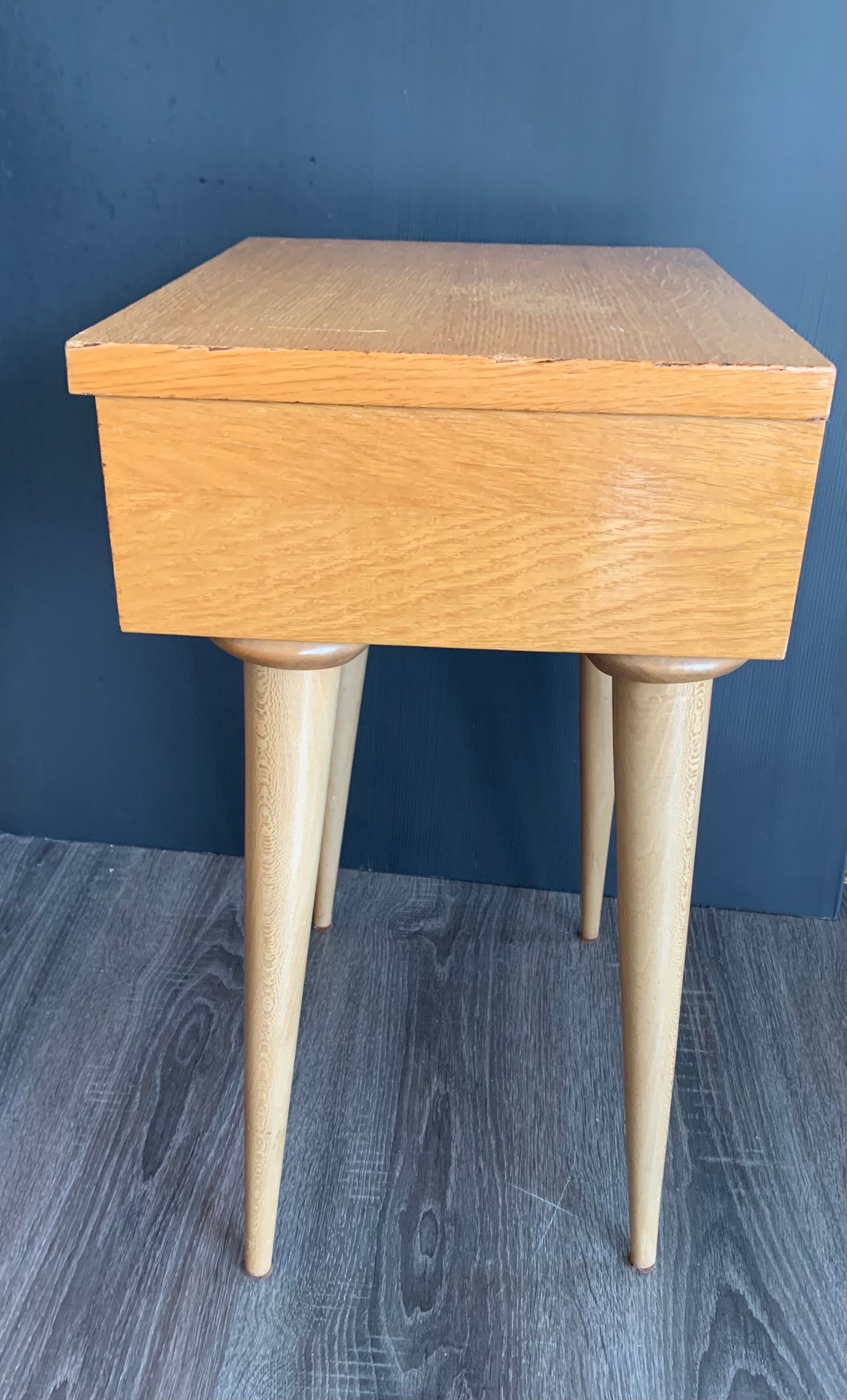 Bedside table compass feet