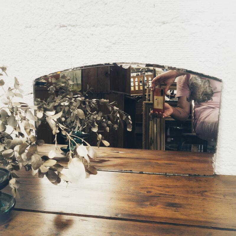 Beveled mirror 61x36cm