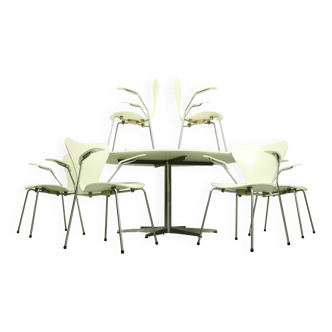 6 fauteuils et table à manger Arne Jacobsen 3207 A826 par Arne Jacobsen pour Fritz Hansen