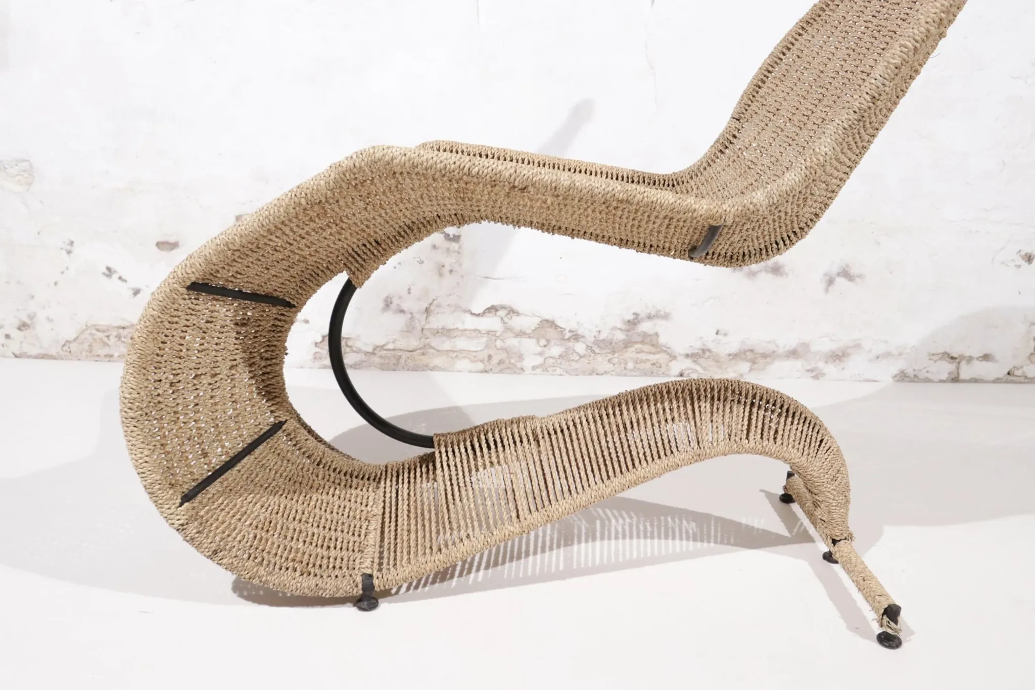 Tom Dixon Bolide rocking chaise in steel and woven seagrass – London, 1991