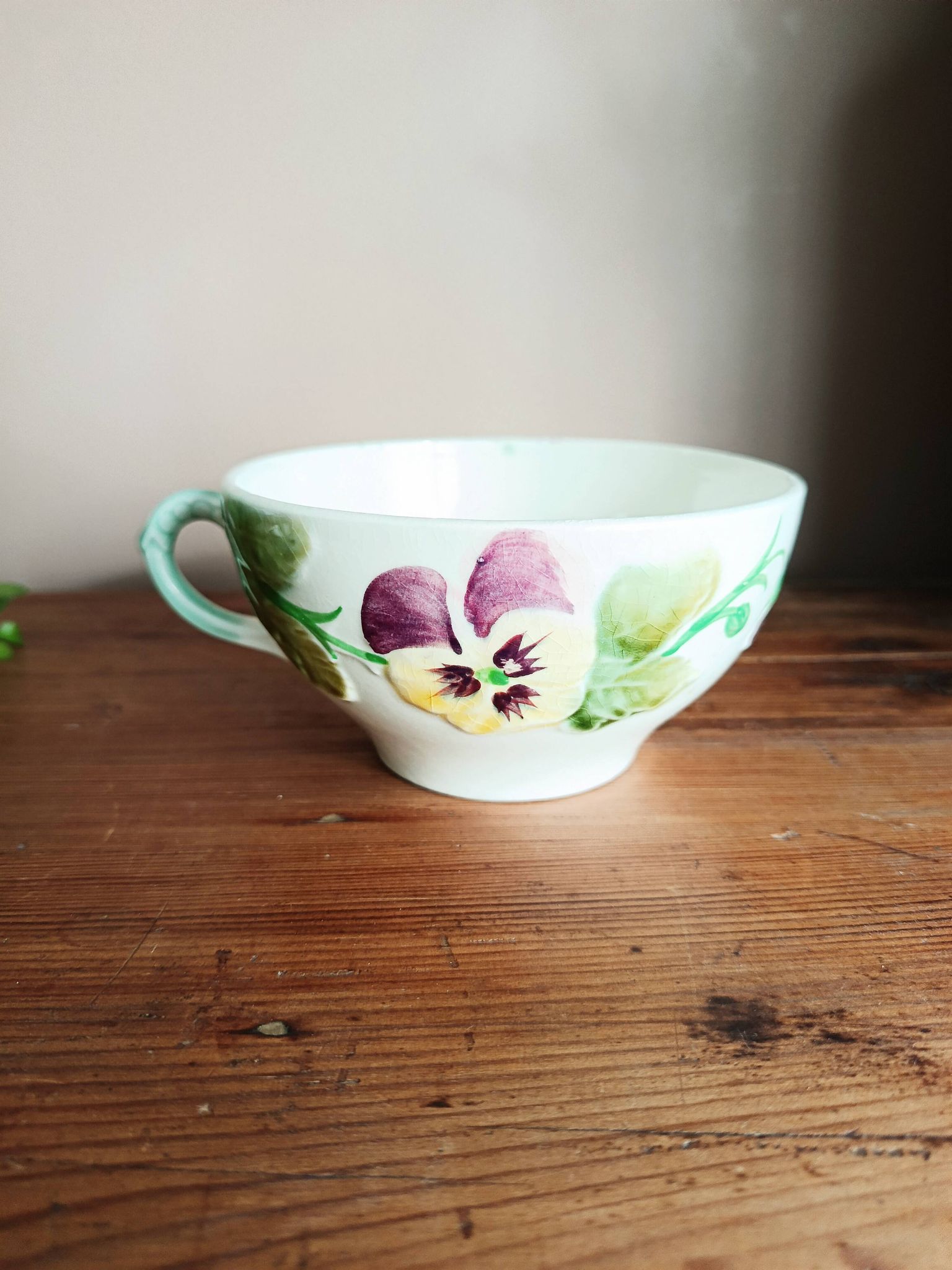 Large slipware cup Thoughts, Choisy le Roi
