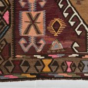 Grand Tapis Kilim Vintage Long & Large, Motifs Tribaux Géométriques